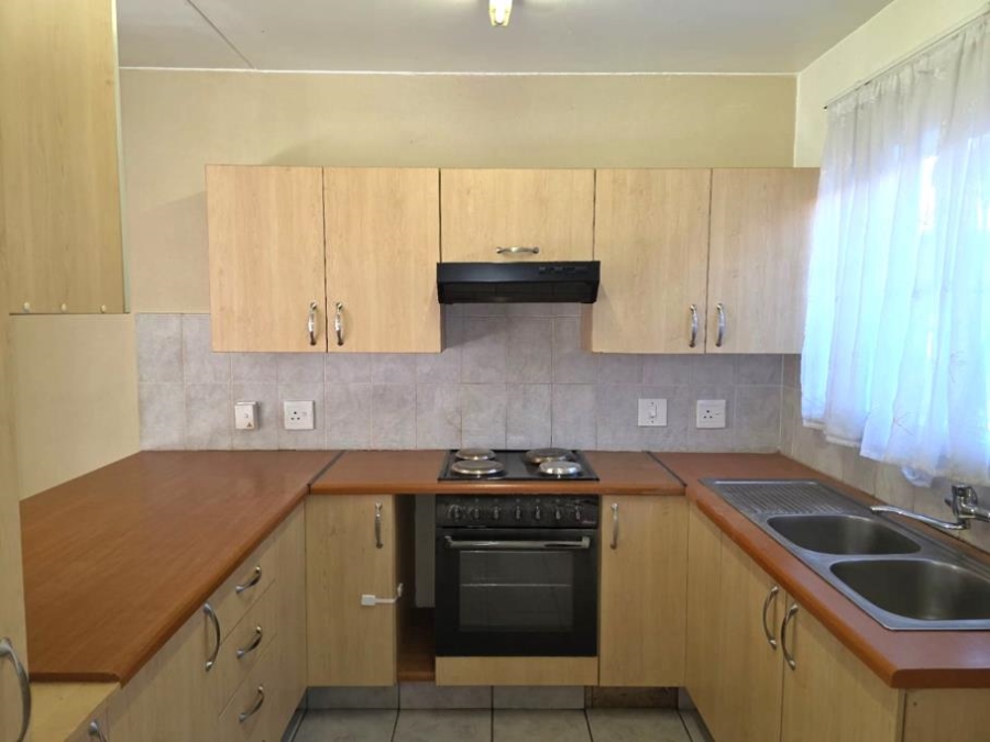 2 Bedroom Property for Sale in Annlin Gauteng