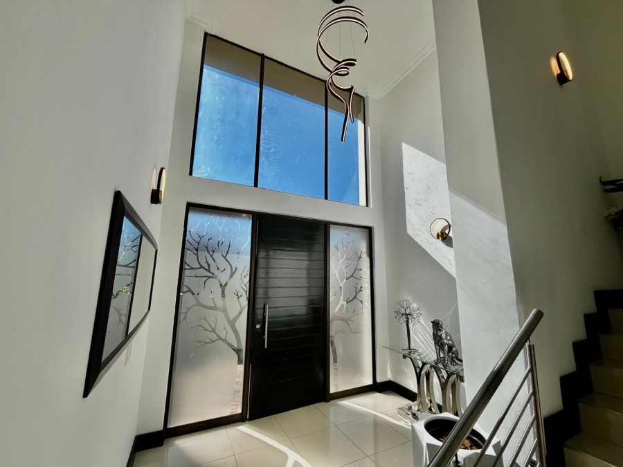 To Let 4 Bedroom Property for Rent in Rivonia Gauteng