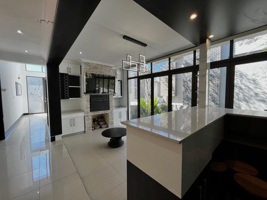 To Let 4 Bedroom Property for Rent in Rivonia Gauteng