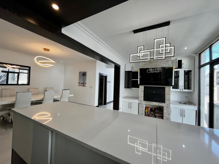 To Let 4 Bedroom Property for Rent in Rivonia Gauteng