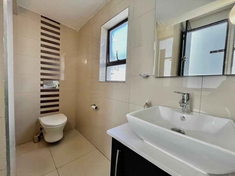 To Let 4 Bedroom Property for Rent in Rivonia Gauteng