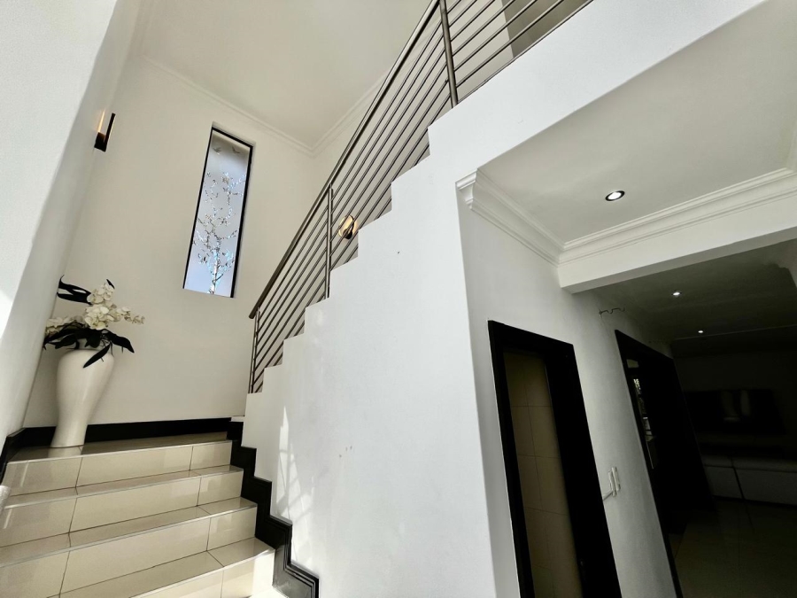 To Let 4 Bedroom Property for Rent in Rivonia Gauteng