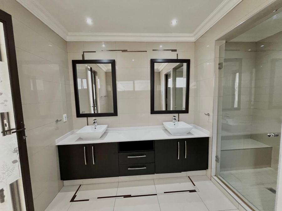 To Let 4 Bedroom Property for Rent in Rivonia Gauteng