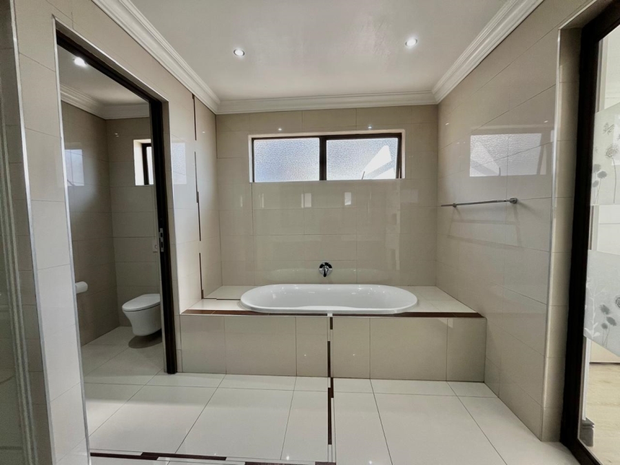 To Let 4 Bedroom Property for Rent in Rivonia Gauteng