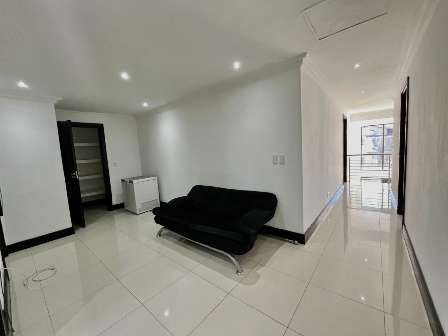 To Let 4 Bedroom Property for Rent in Rivonia Gauteng