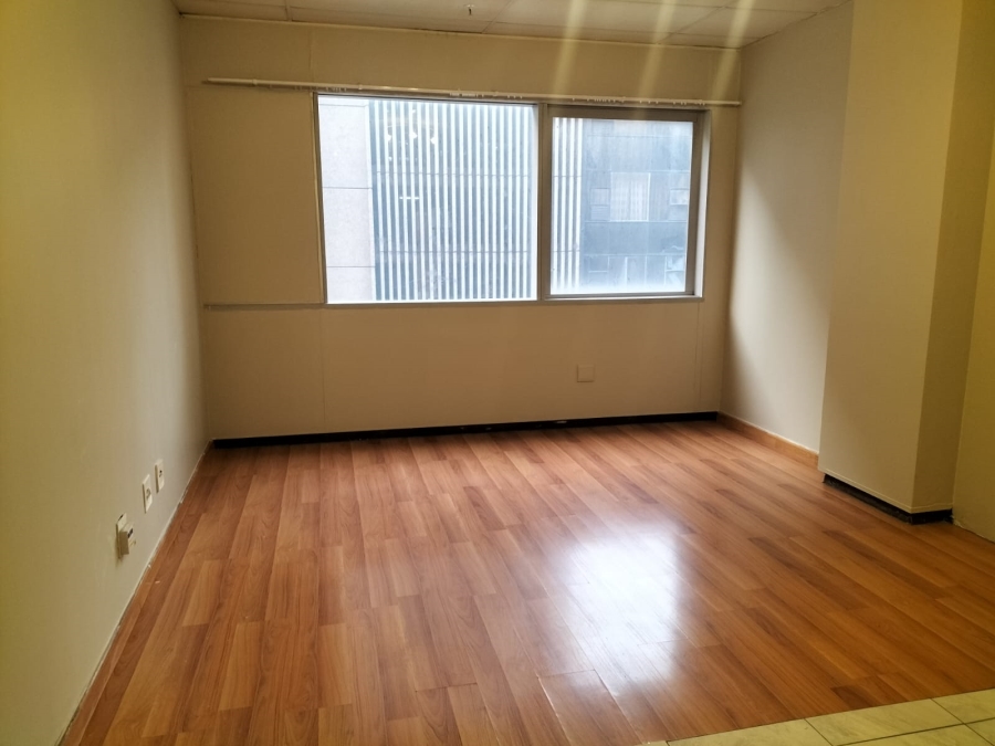 To Let 1 Bedroom Property for Rent in Marshalltown Gauteng