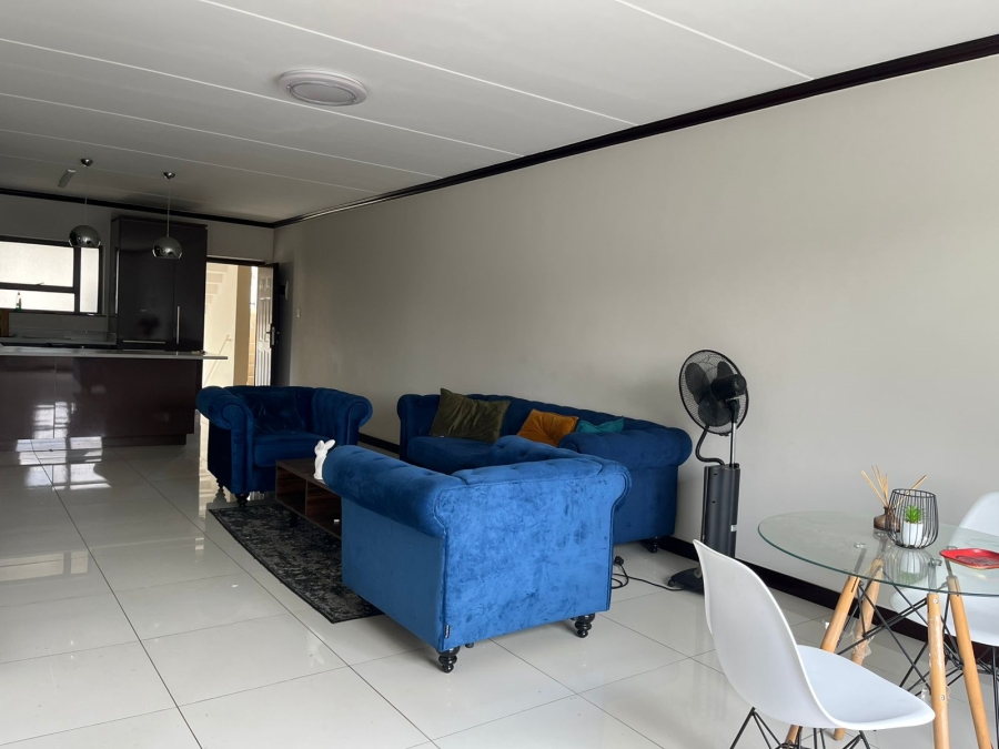 To Let 2 Bedroom Property for Rent in Broadacres Gauteng