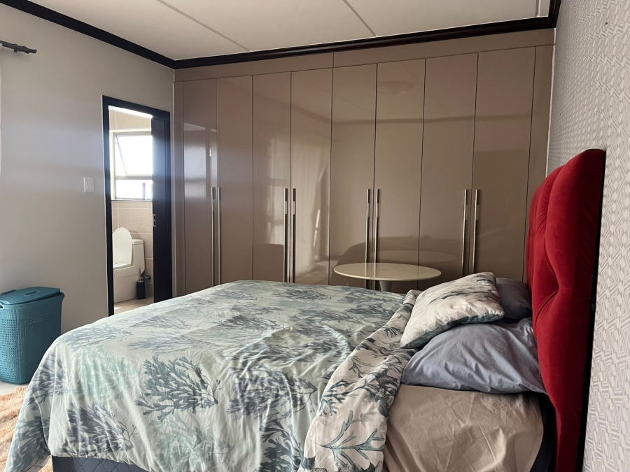 To Let 2 Bedroom Property for Rent in Broadacres Gauteng