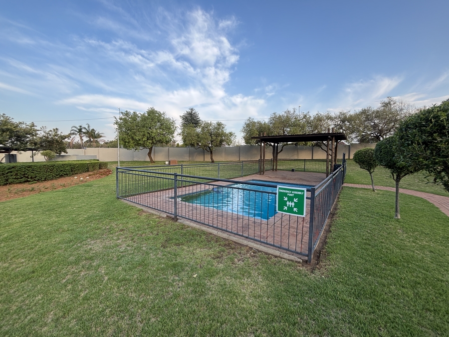 1 Bedroom Property for Sale in Jackal Creek Golf Estate Gauteng