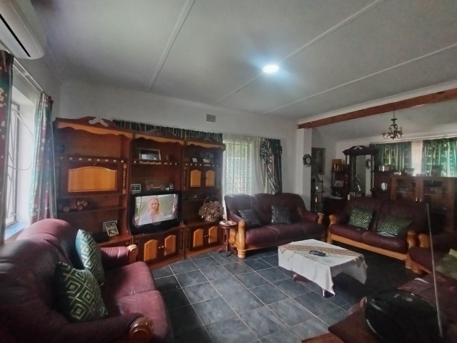 5 Bedroom Property for Sale in Pretoria Gardens Gauteng