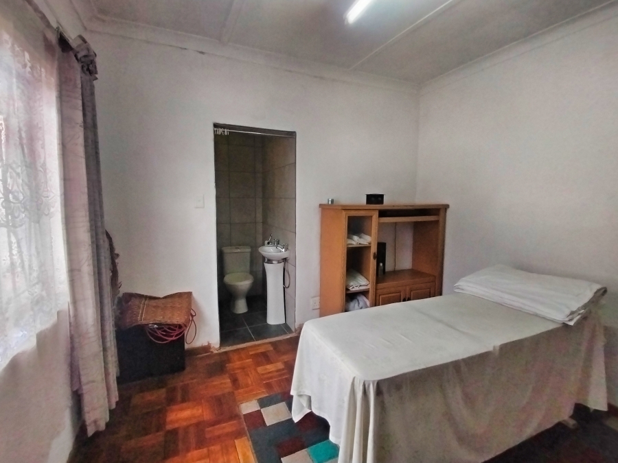 5 Bedroom Property for Sale in Pretoria Gardens Gauteng