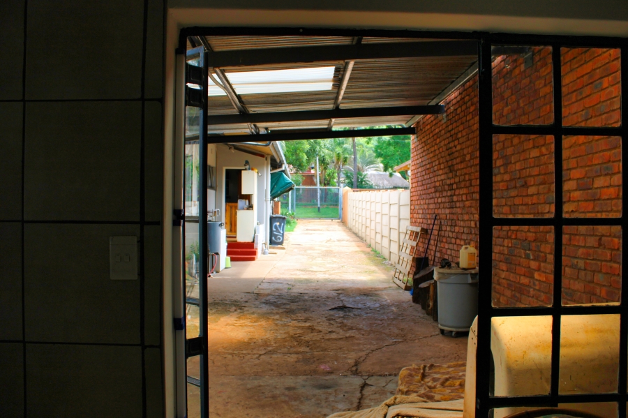 5 Bedroom Property for Sale in Pretoria Gardens Gauteng