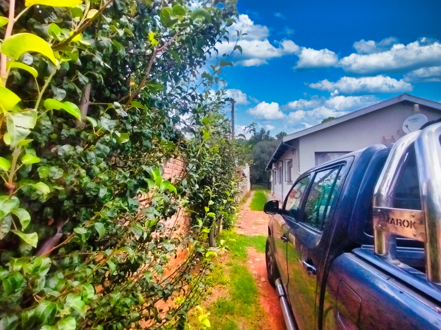 5 Bedroom Property for Sale in Pretoria Gardens Gauteng