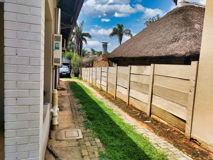 5 Bedroom Property for Sale in Pretoria Gardens Gauteng