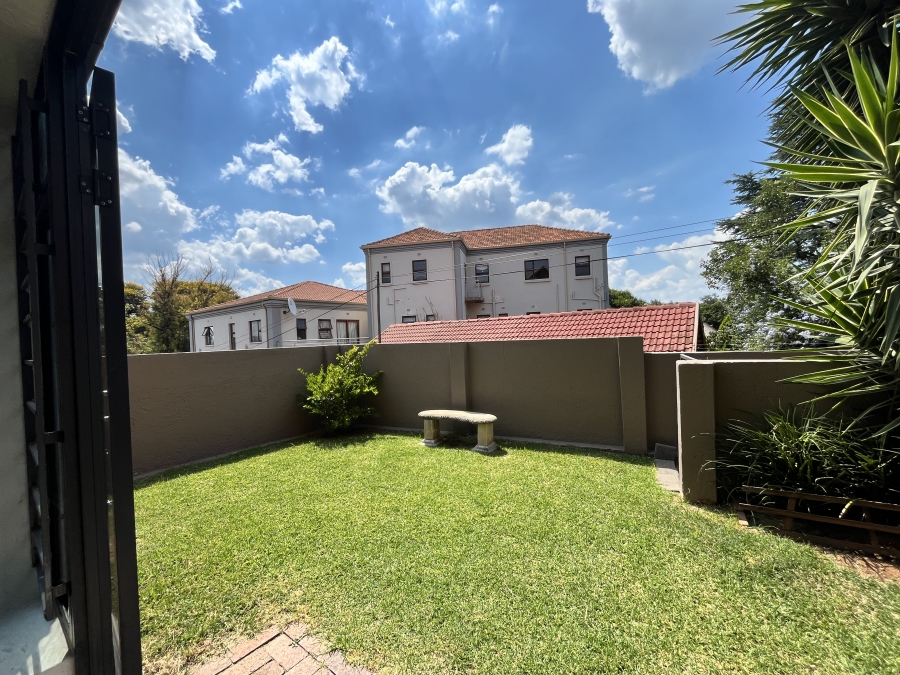 To Let 1 Bedroom Property for Rent in Cresta Gauteng