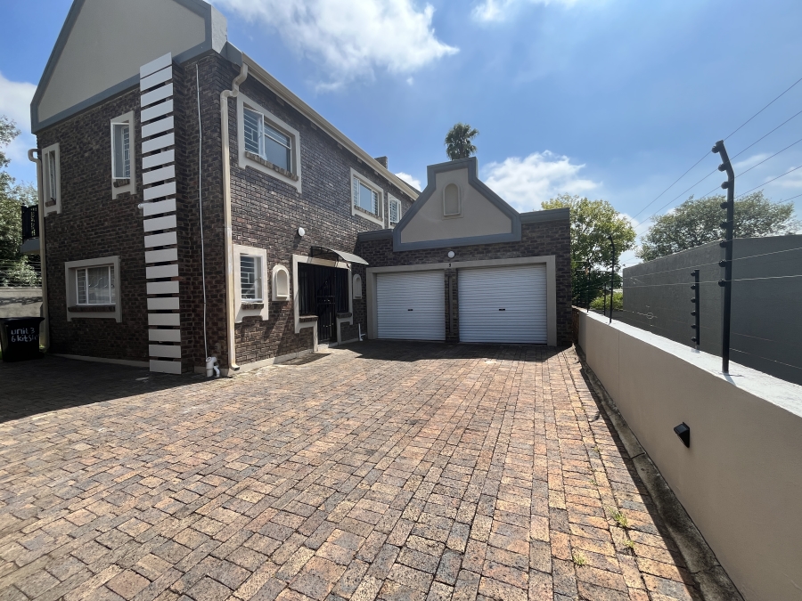 To Let 3 Bedroom Property for Rent in East Town Gauteng