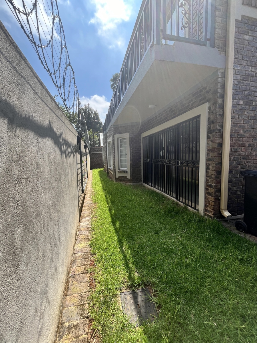 To Let 3 Bedroom Property for Rent in East Town Gauteng