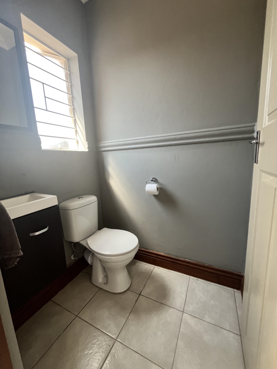 To Let 3 Bedroom Property for Rent in East Town Gauteng