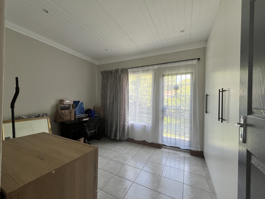 To Let 3 Bedroom Property for Rent in East Town Gauteng