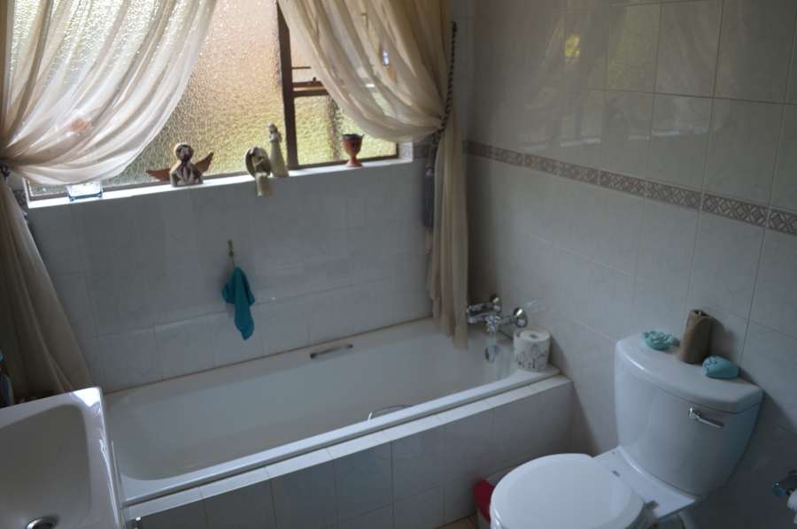 3 Bedroom Property for Sale in Three Rivers Gauteng