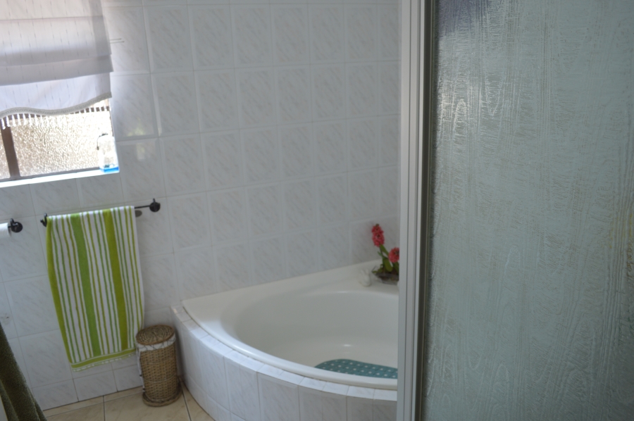 3 Bedroom Property for Sale in Three Rivers Gauteng