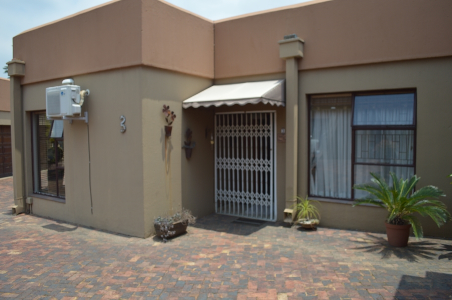 3 Bedroom Property for Sale in Three Rivers Gauteng