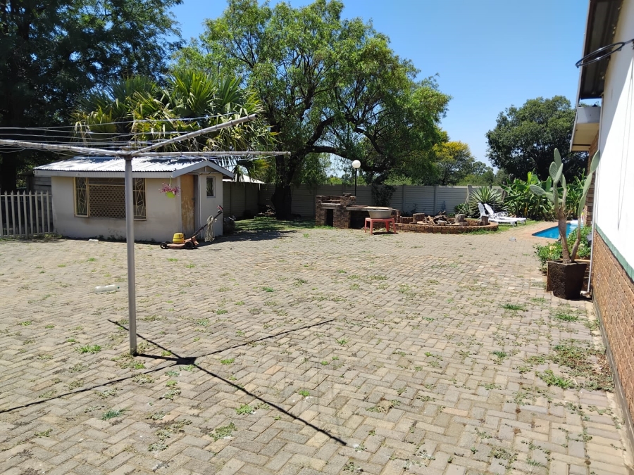 3 Bedroom Property for Sale in Staalrus Gauteng