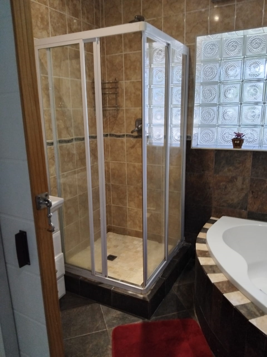 3 Bedroom Property for Sale in Staalrus Gauteng