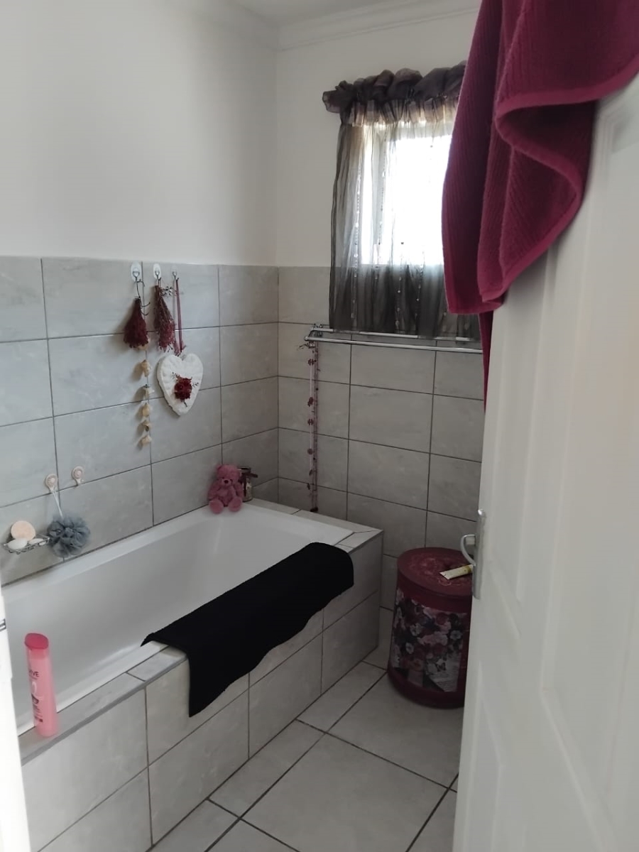3 Bedroom Property for Sale in Staalrus Gauteng