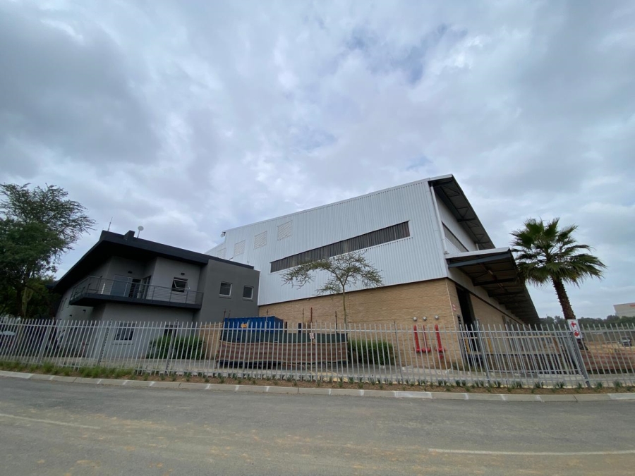 To Let commercial Property for Rent in Randjespark Gauteng