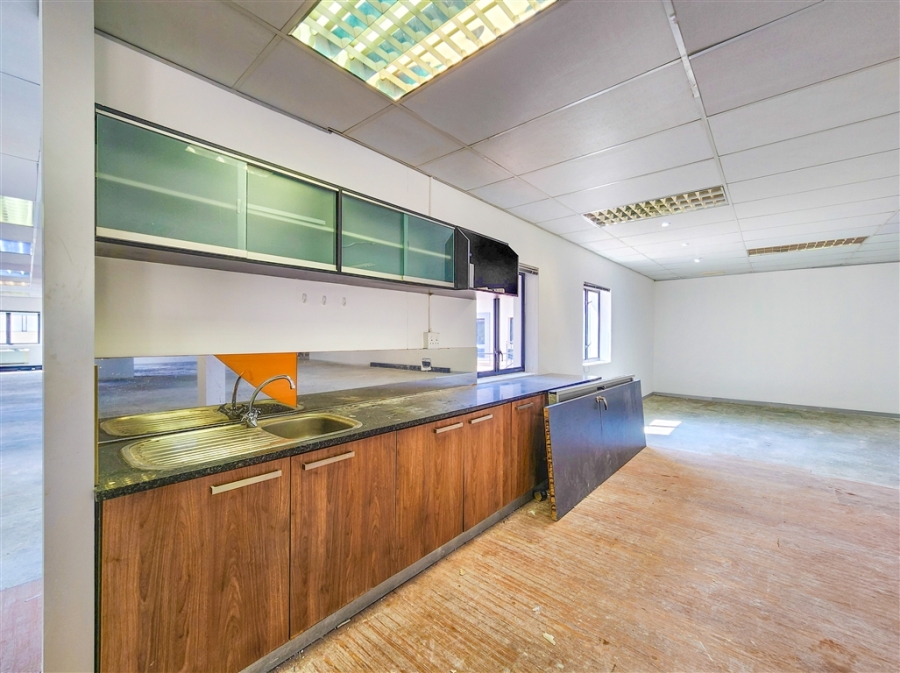 To Let commercial Property for Rent in Strubensvallei Gauteng