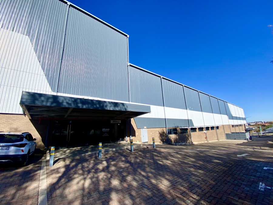 To Let commercial Property for Rent in Halfway House Gauteng