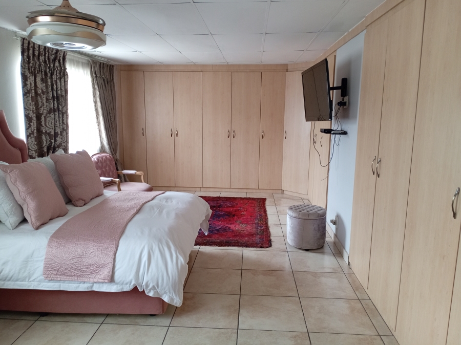 4 Bedroom Property for Sale in Krugersdorp West Gauteng