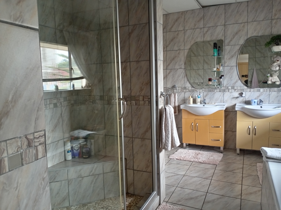 4 Bedroom Property for Sale in Krugersdorp West Gauteng