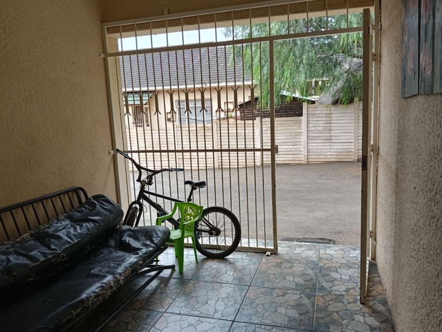 4 Bedroom Property for Sale in Greenhills Gauteng