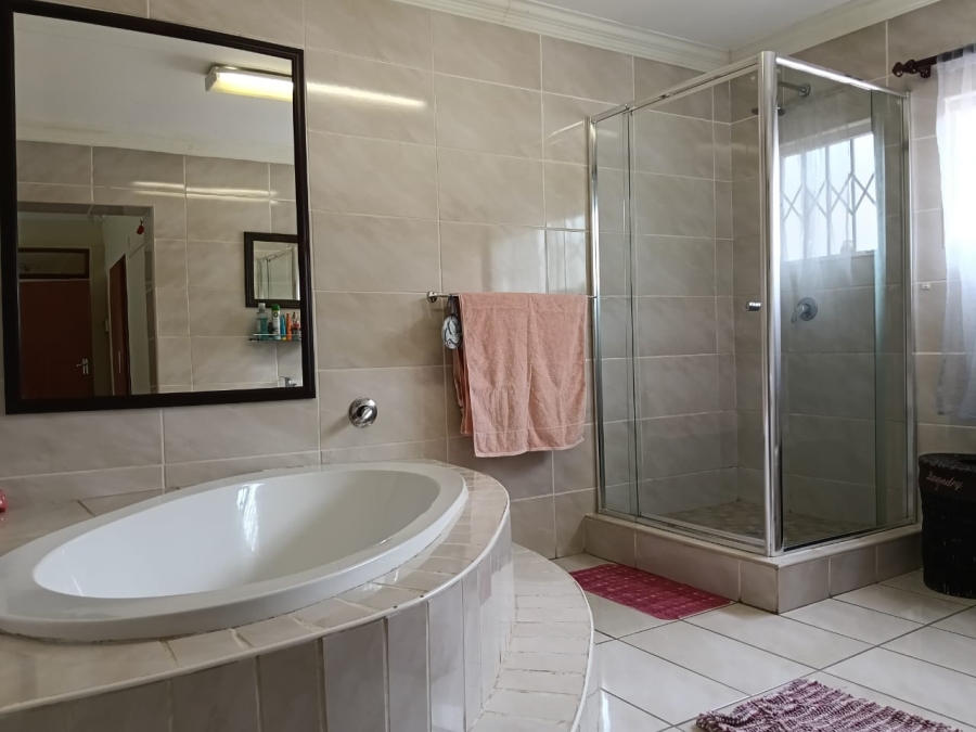 4 Bedroom Property for Sale in Greenhills Gauteng