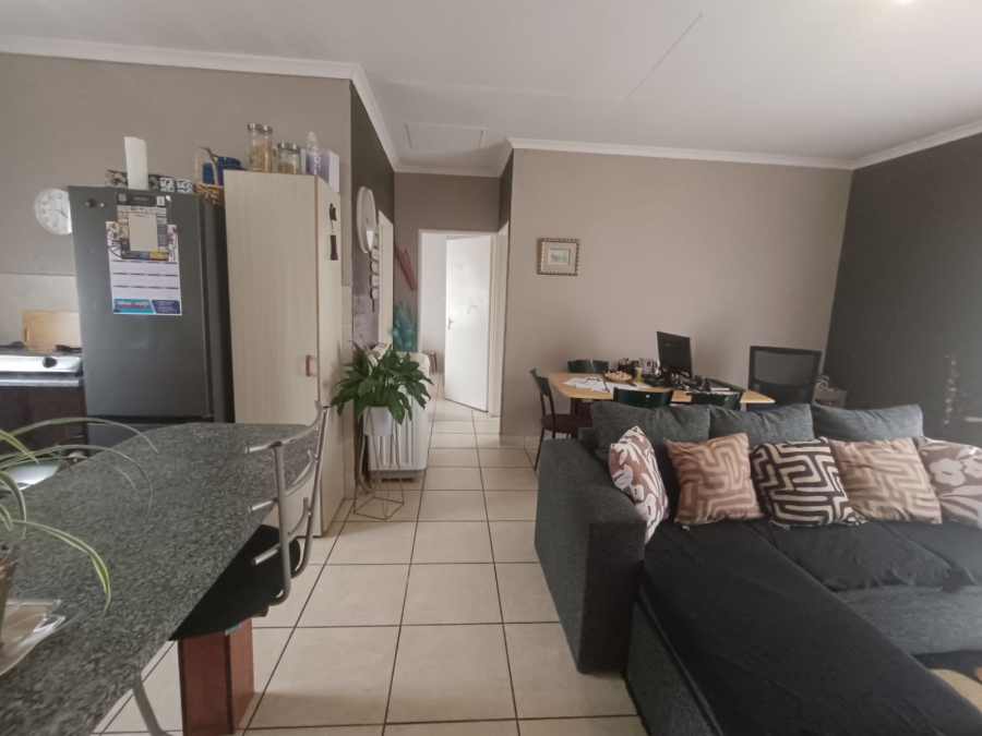2 Bedroom Property for Sale in Helikonpark Gauteng