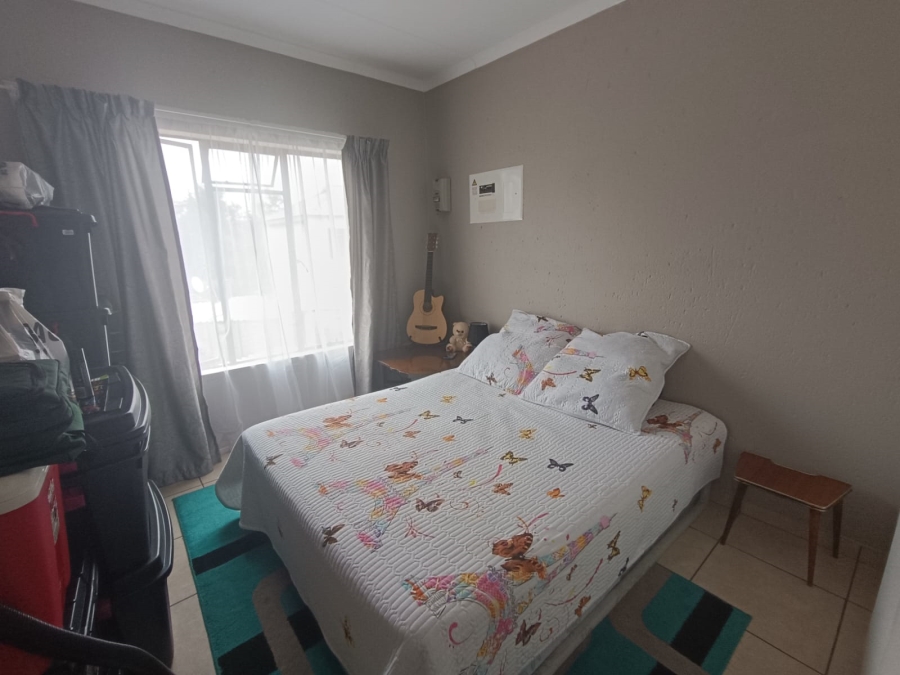 2 Bedroom Property for Sale in Helikonpark Gauteng