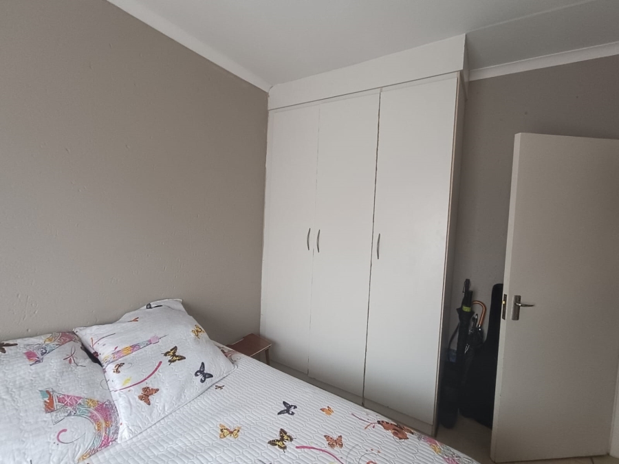 2 Bedroom Property for Sale in Helikonpark Gauteng