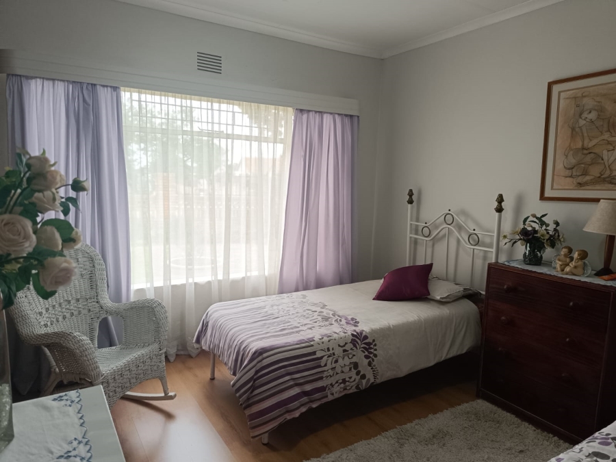 4 Bedroom Property for Sale in Helikonpark Gauteng