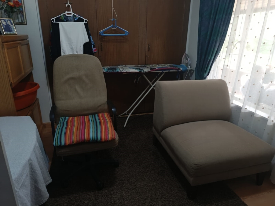 4 Bedroom Property for Sale in Helikonpark Gauteng