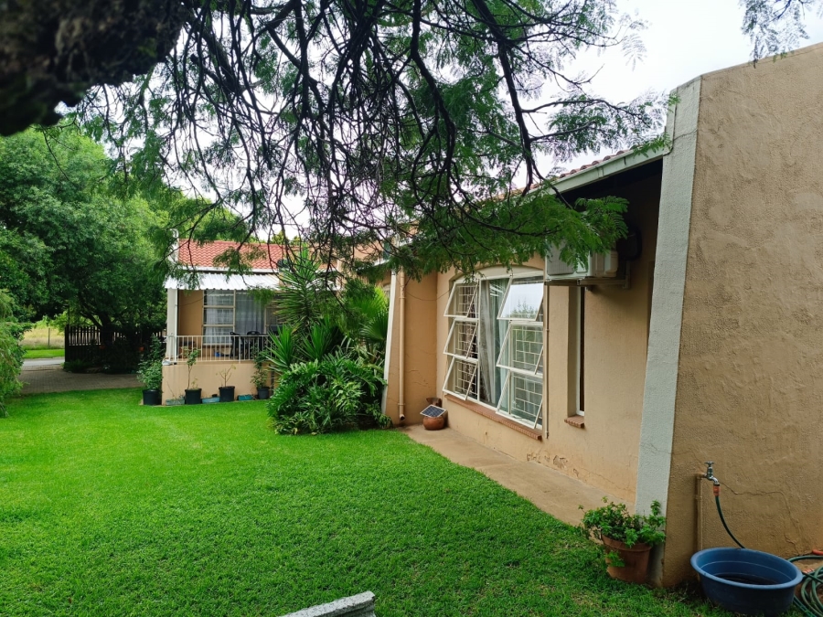3 Bedroom Property for Sale in Helikonpark Gauteng