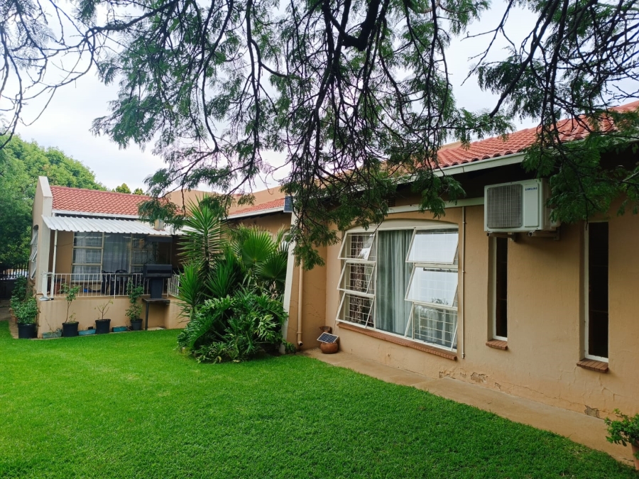 3 Bedroom Property for Sale in Helikonpark Gauteng