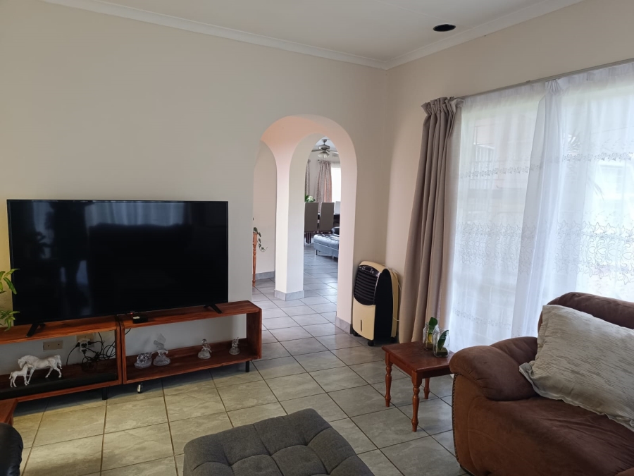 3 Bedroom Property for Sale in Helikonpark Gauteng
