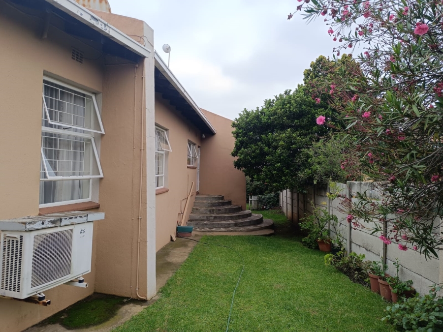 3 Bedroom Property for Sale in Helikonpark Gauteng