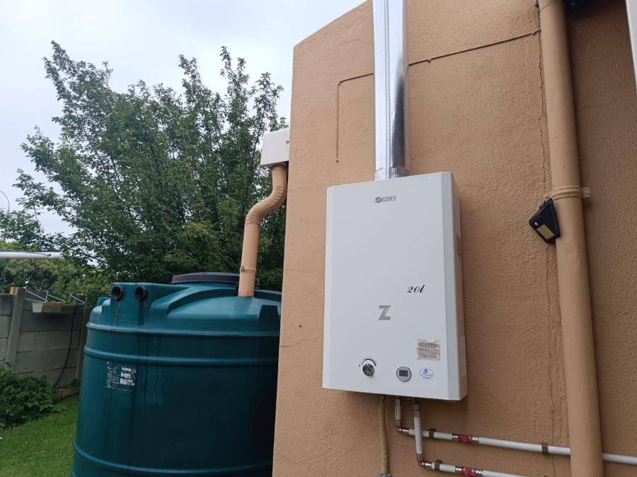 3 Bedroom Property for Sale in Helikonpark Gauteng