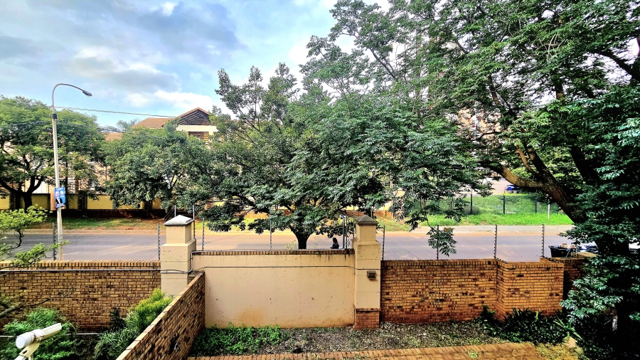 2 Bedroom Property for Sale in Die Hoewes Gauteng