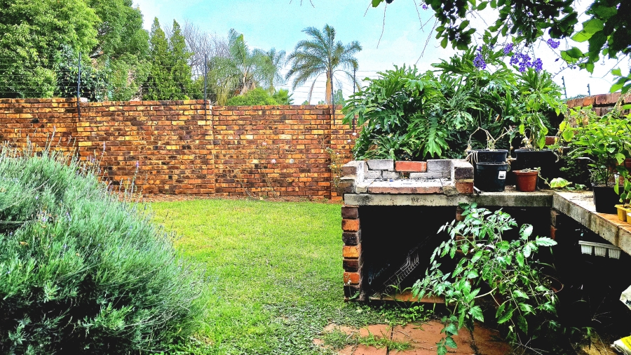 2 Bedroom Property for Sale in Zwartkop Gauteng