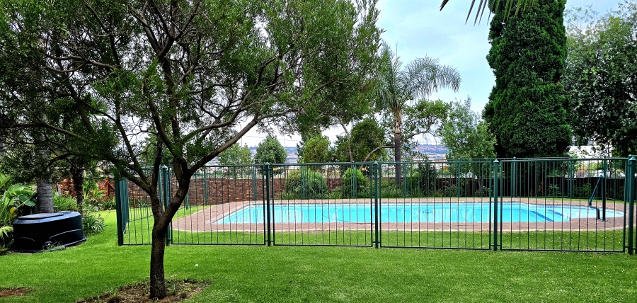 2 Bedroom Property for Sale in Zwartkop Gauteng
