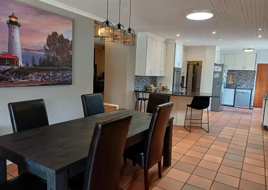 6 Bedroom Property for Sale in Rant En Dal Gauteng